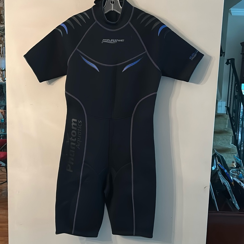 Wetsuit-Men’s Shorty Size Large by Phantom Aquatics Marine
